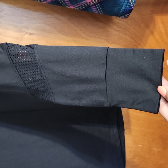 NWT BeBe sport top size MED - Picture 5 of 5